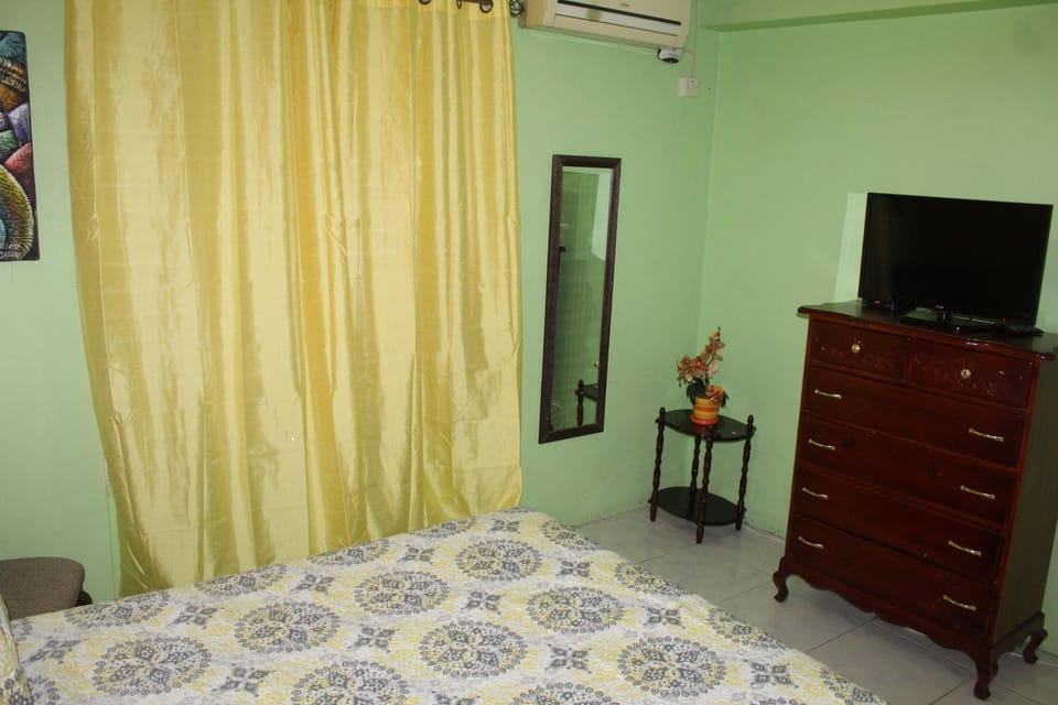 TV and multimedia, Bedroom, air conditioner