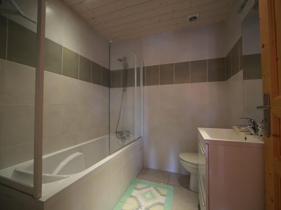 Appartement 3 pièces - 6 pers - Proche pistes et commerces, navette gratuite - FR-1-572-19 Apartment in Arâches-la-Frasse