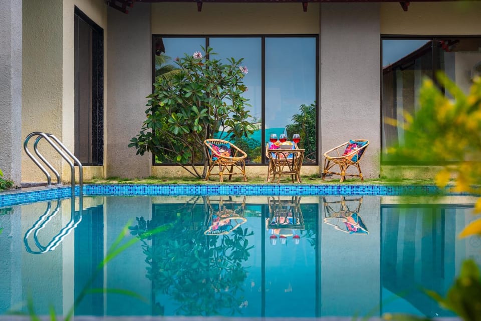 Patio, Day, Pool view, Swimming pool, sunbed