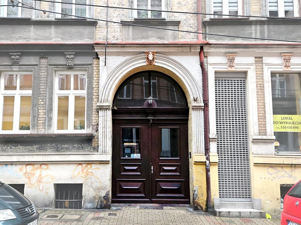 Facade/entrance, Street view, Quiet street view, Inner courtyard view