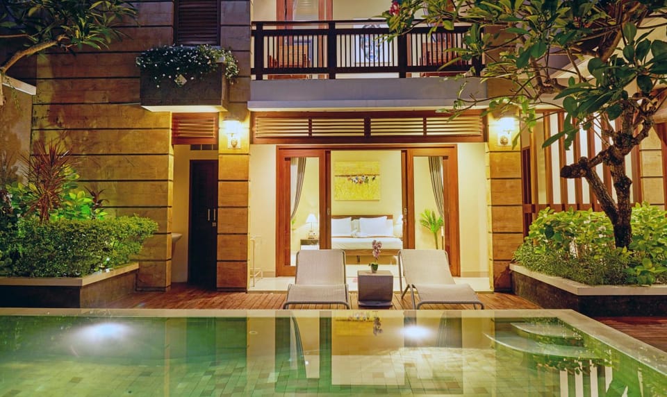 Property building, Patio, Night, Garden, Garden view, Pool view, Swimming pool, sunbed
