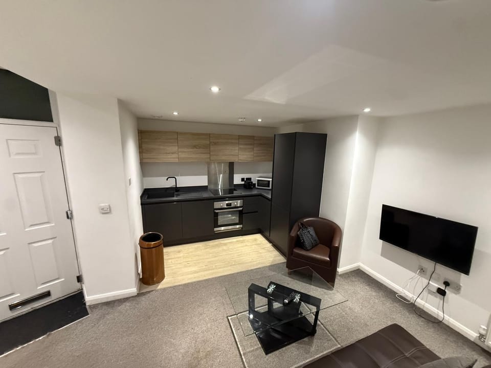 TV and multimedia, oven, toaster