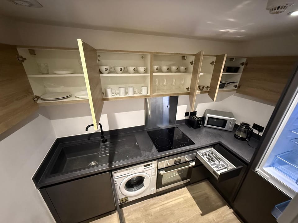 minibar, oven, stove, toaster