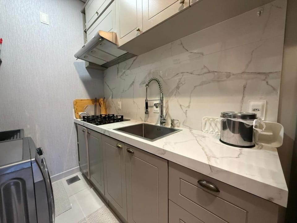 Kitchen or kitchenette, pet friendly, stove