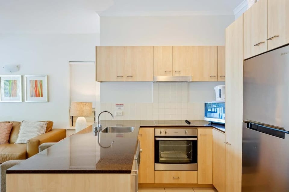 Primrose at Amphora Resort—Breezy Beachfront Bliss Apartment in Palm Cove