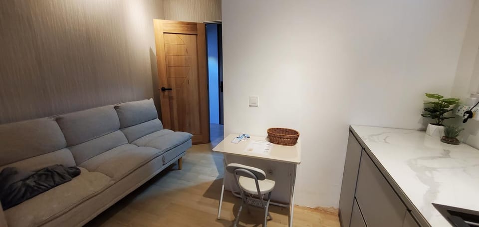 Kitchen or kitchenette, Living room, Seating area