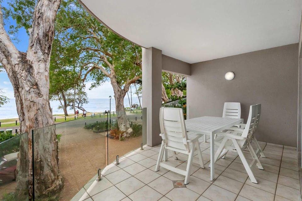 View (from property/room), Balcony/Terrace, Sea view