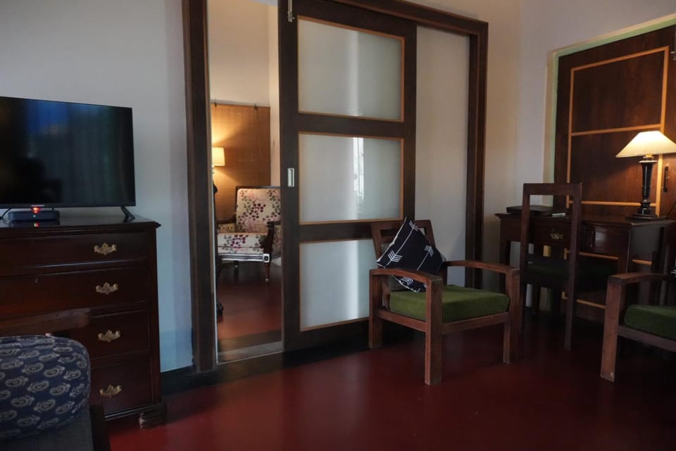 The Turquoise Letterbox - Twin at Central Apartment in Kolkata