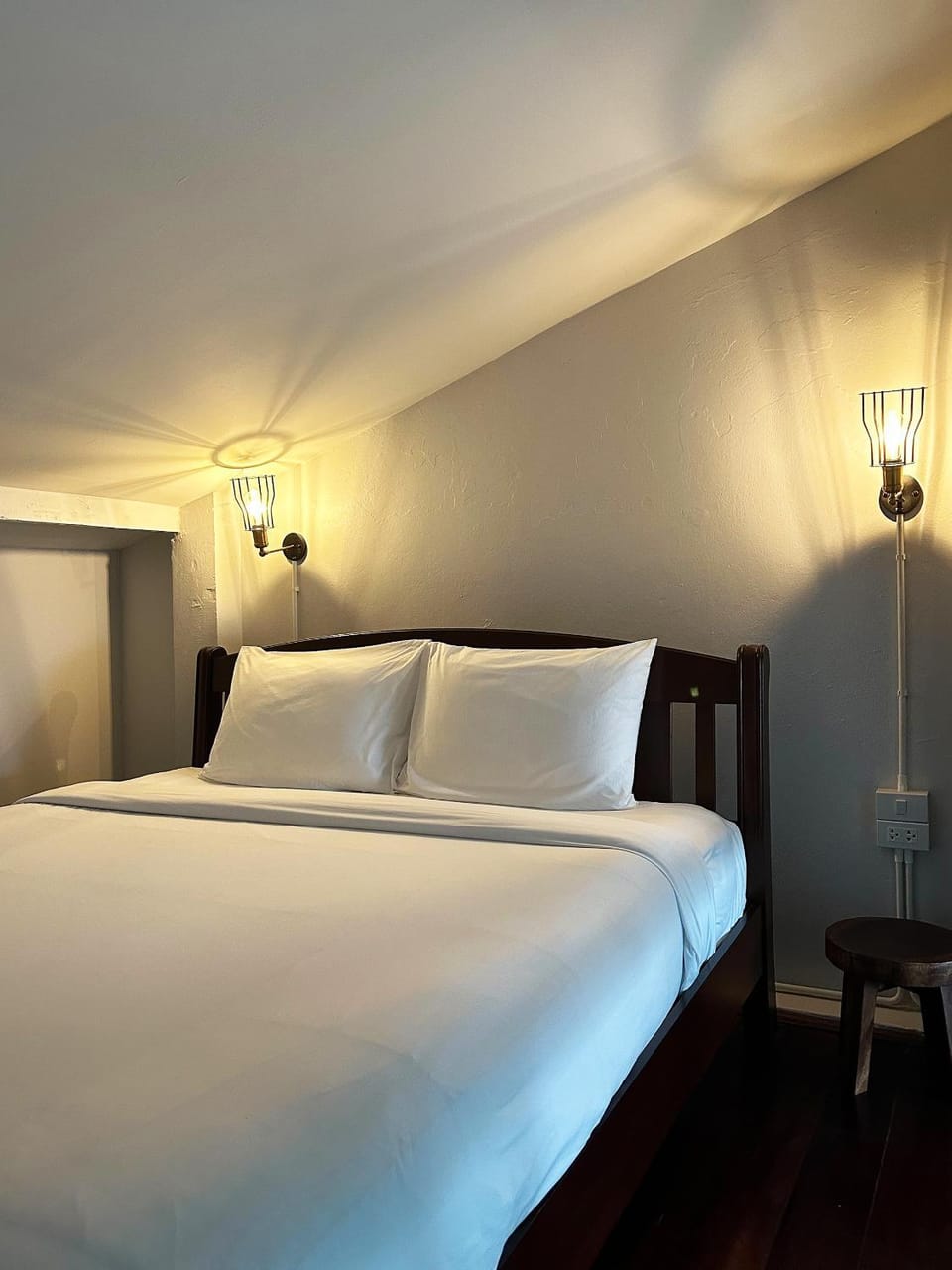 Bed, Bedroom, air conditioner
