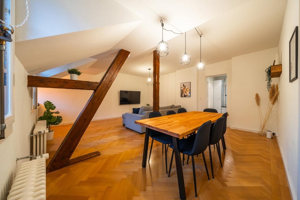 Living room, Dining area