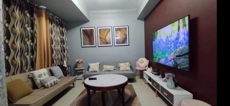 1BR with extra room at One Regis- Megaworld Apartment in Bacolod