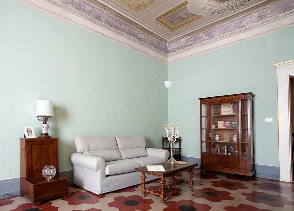 Library, Lounge or bar