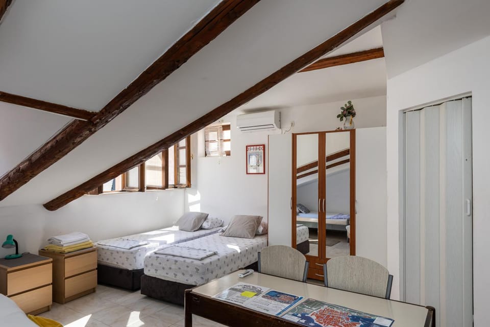 Bed, Living room, Photo of the whole room, Seating area, Bedroom, towels