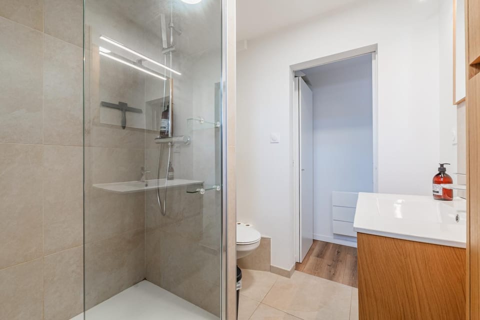 Shower, Bathroom