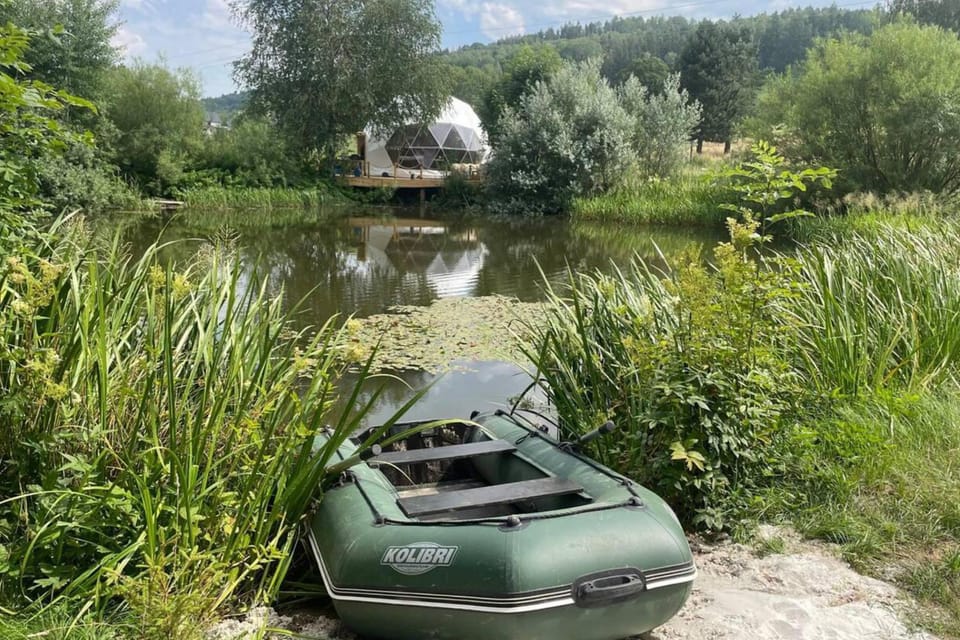 Lake view Dome Sleeps 6 -Hot tub -Fireplace House in Czechia