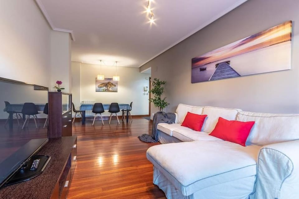 TV and multimedia, Living room, Dining area