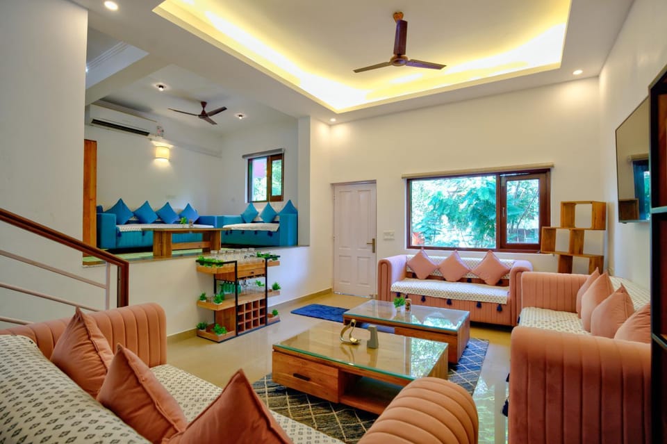 LUXURY 3BHk VILLA WITH PRIVATE POOL NEAR CANDOLIM Villa in Goa, India