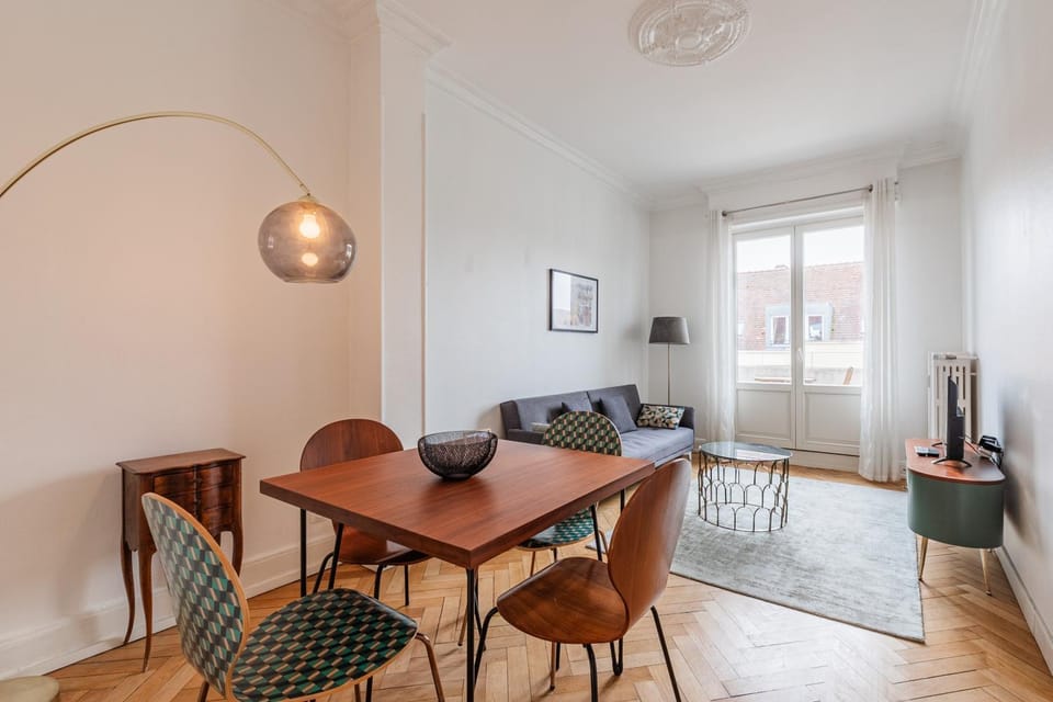 Living room, Dining area