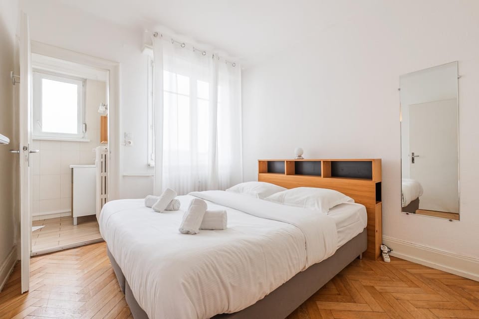 Bed, Bedroom