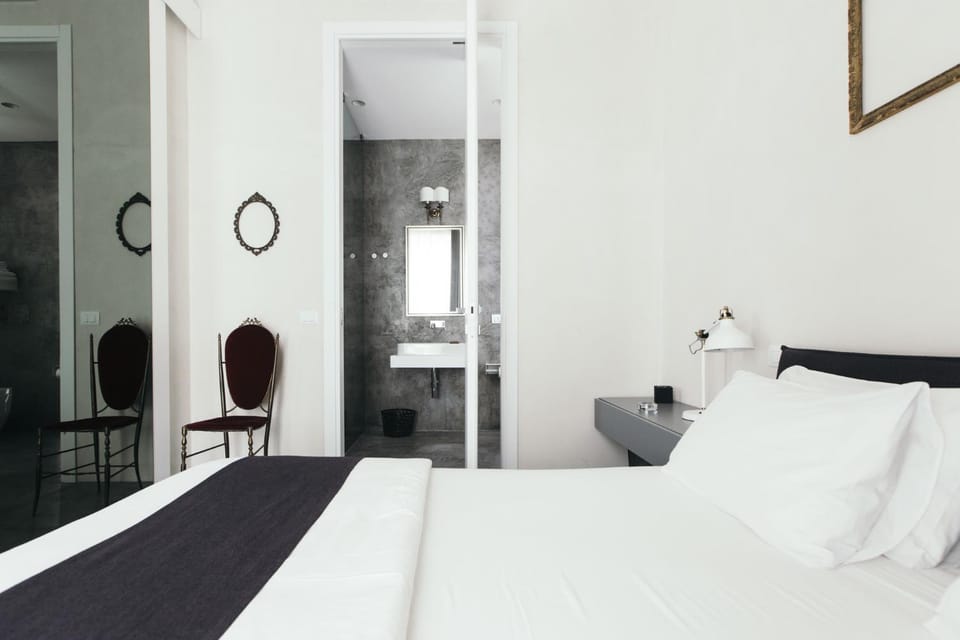 Bathroom, Photo of the whole room, Bedroom