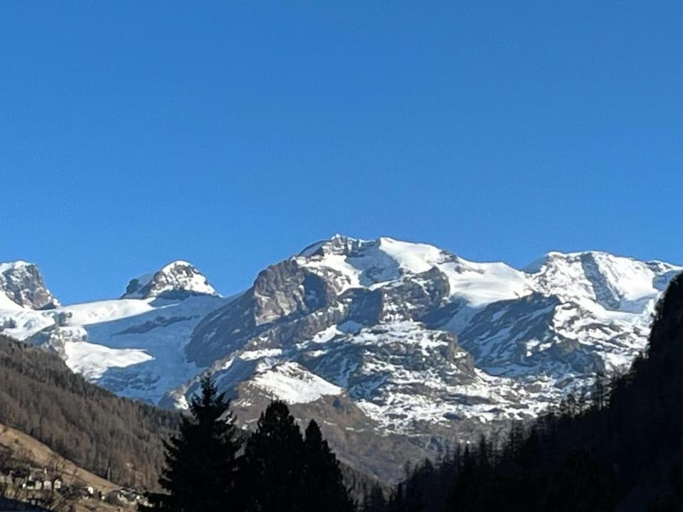 The Snow - Appartamento Panoramico con Balcone Apartment in Aosta Valley, Italy