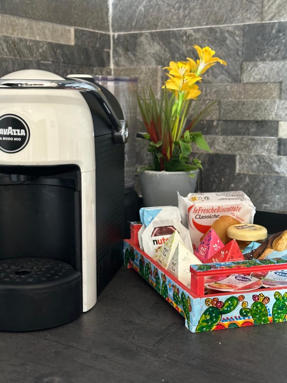 Kitchen or kitchenette, Food and drinks, minibar, toaster