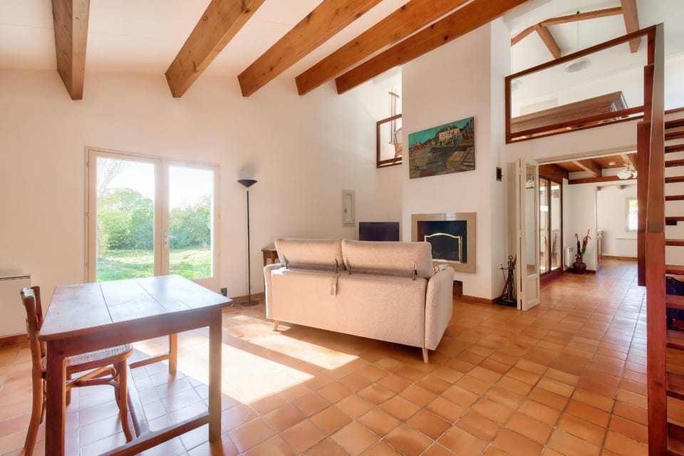 Communal lounge/ TV room, Living room