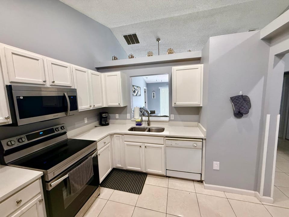 Grand Luxury Pines 3BR Pool Home near Disney Parks Apartment in Loughman