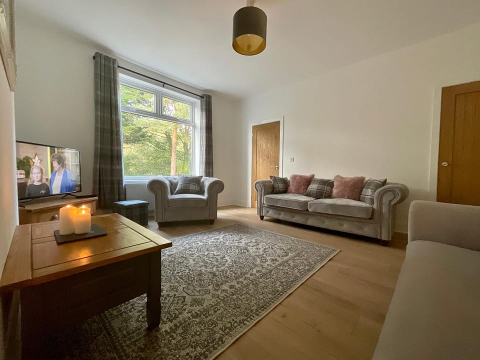 TV and multimedia, Living room, Seating area