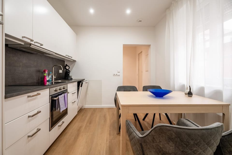 Property building, Kitchen or kitchenette, Living room