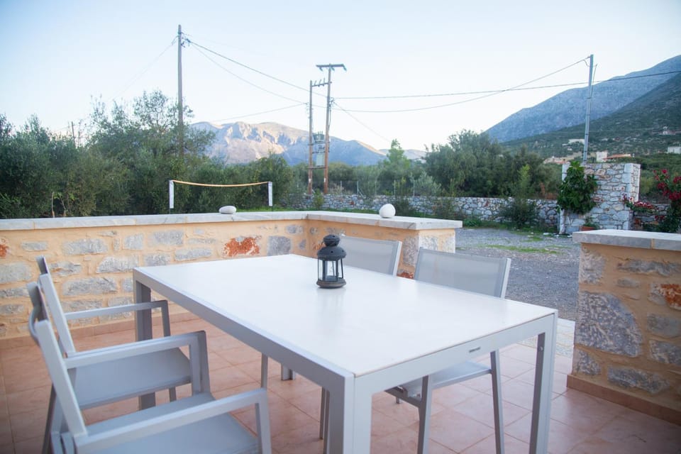 Patio, Day, View (from property/room), Balcony/Terrace, Food and drinks, Dining area