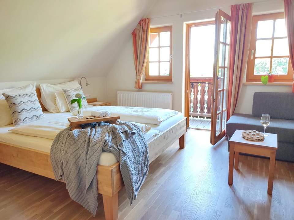 Staff, Photo of the whole room, Bedroom