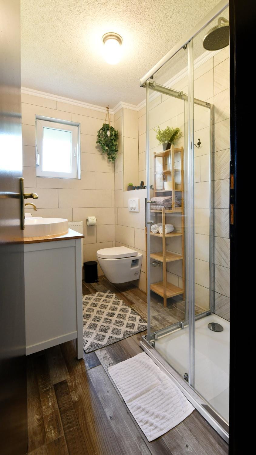 Shower, Bathroom, towels