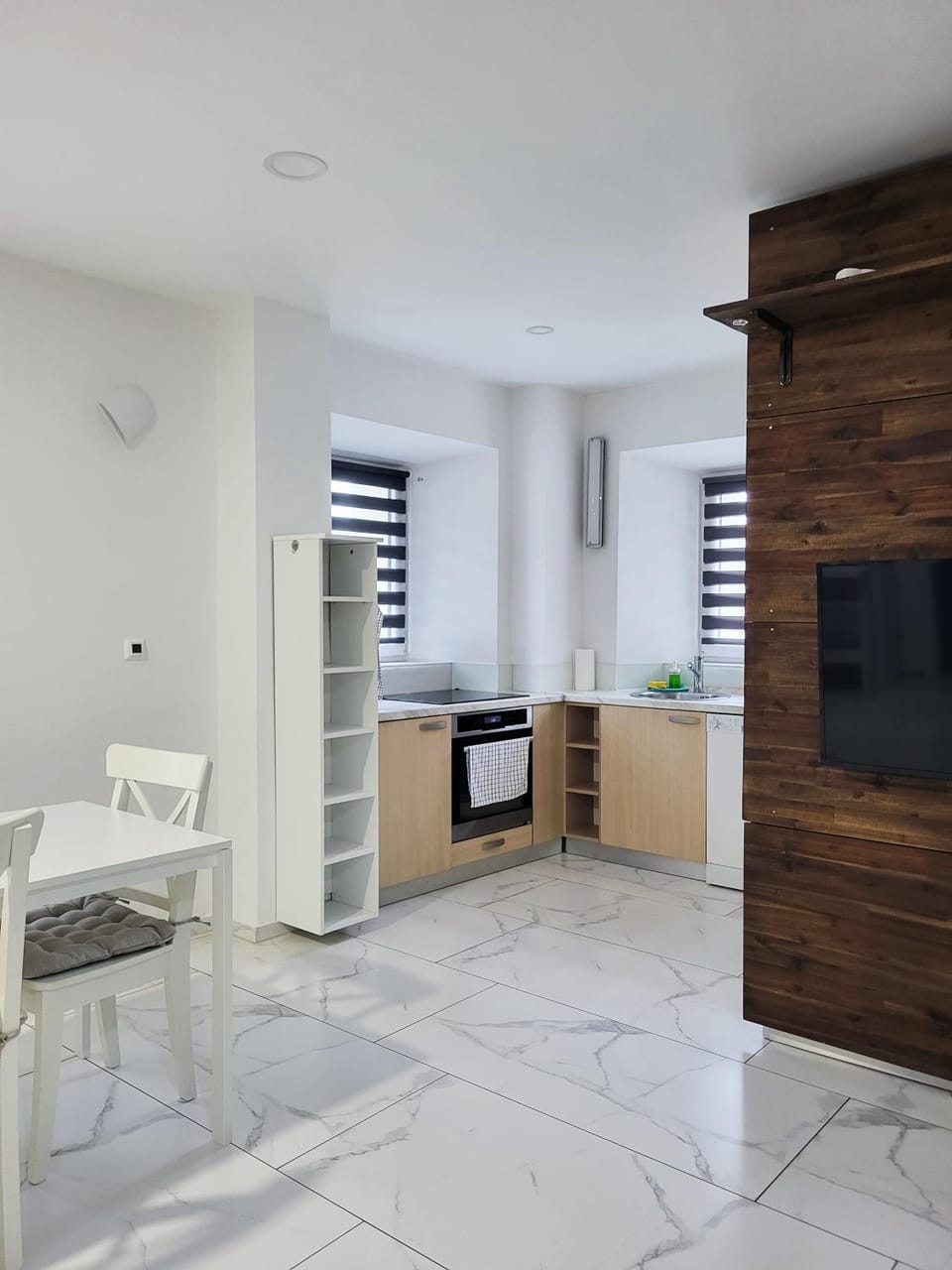 TV and multimedia, Kitchen or kitchenette, Dining area