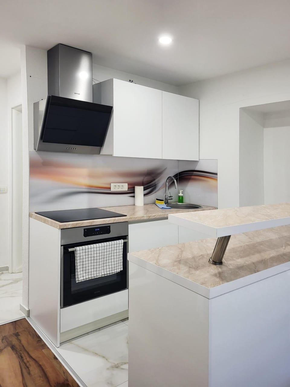 Kitchen or kitchenette, pet friendly, stove