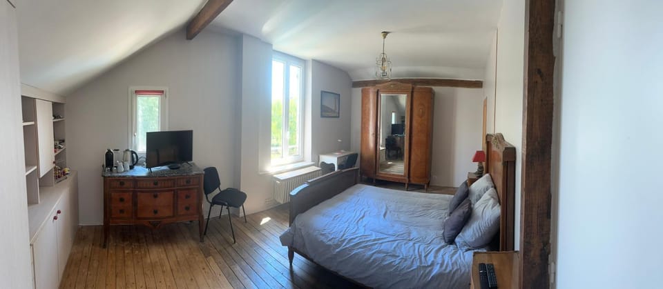 Photo of the whole room