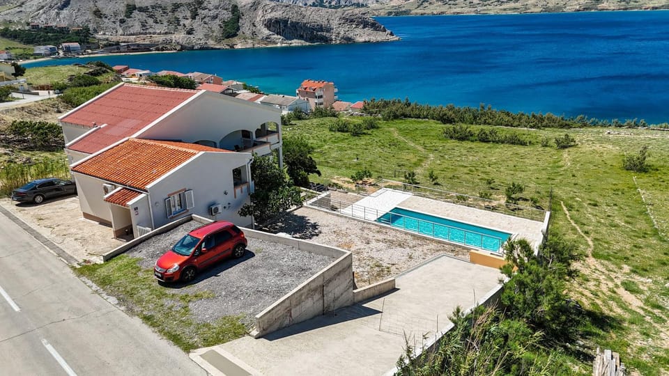 Property building, Facade/entrance, Sea view