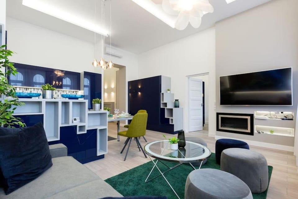 Communal lounge/ TV room, TV and multimedia, Kitchen or kitchenette, Living room, Seating area, Dining area, Evening entertainment, minibar, pet friendly