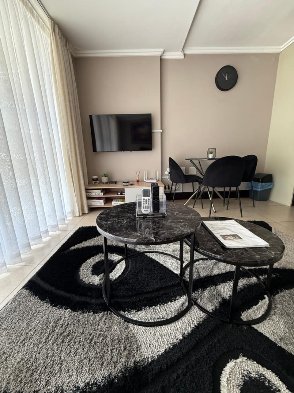 TV and multimedia, Living room, Seating area