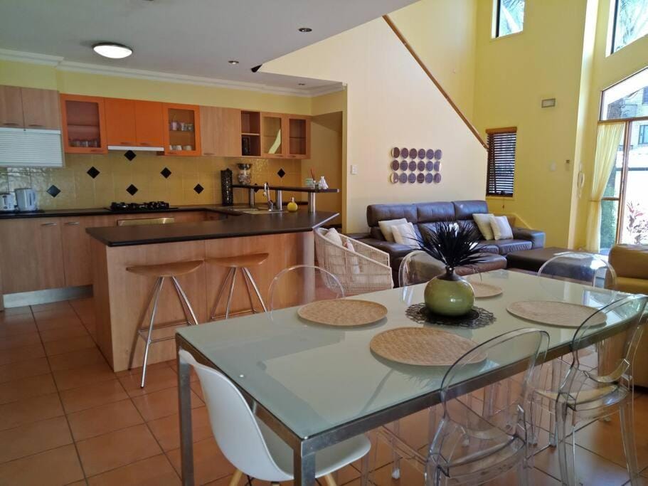 Amazing Perfect Family Home - GC Beach location Villa in Gold Coast