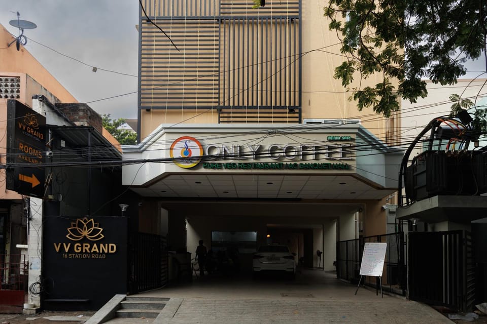 Facade/entrance