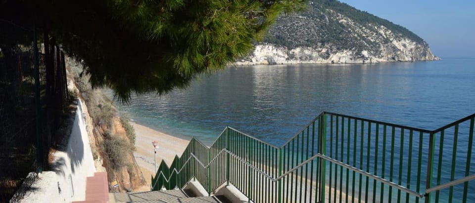 Property logo or sign, Logo/Certificate/Sign, On site