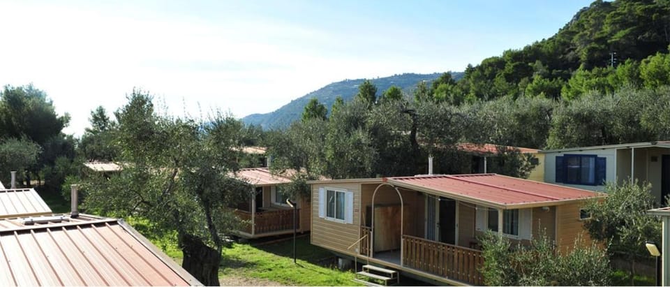 Mountain view, Sea view