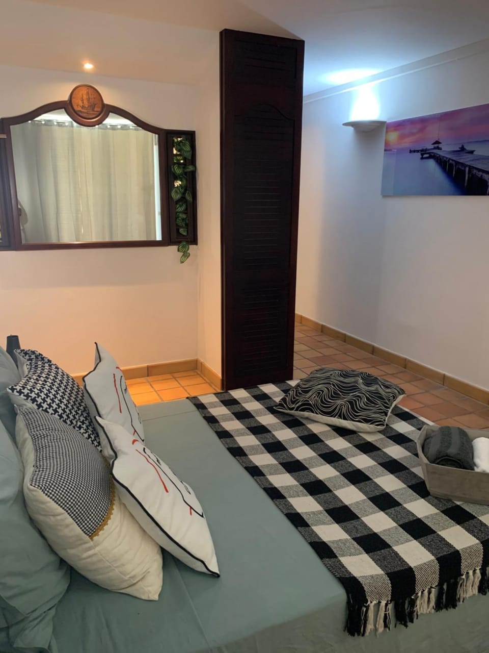 Bed, Photo of the whole room, Bedroom