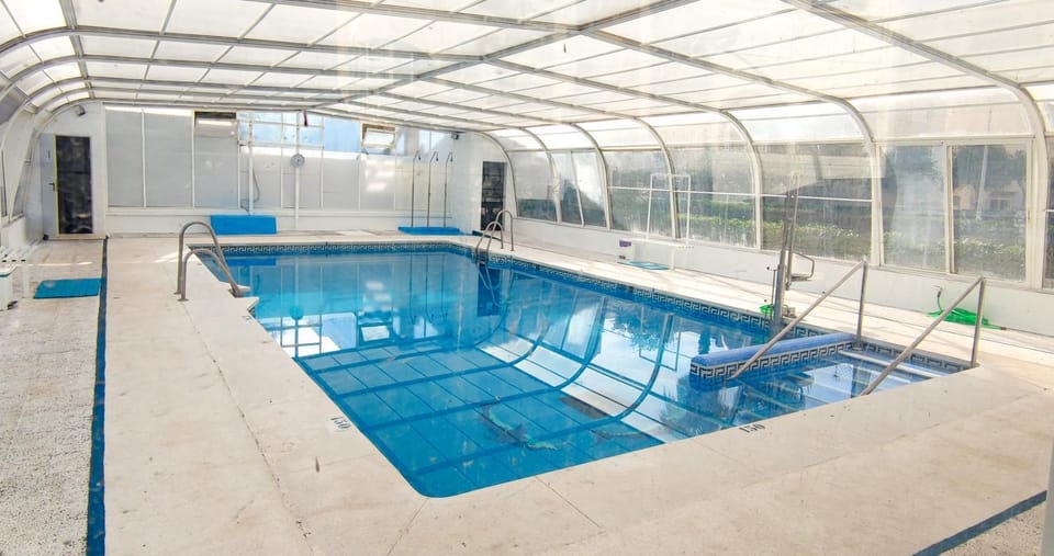 Swimming pool, Swimming pool