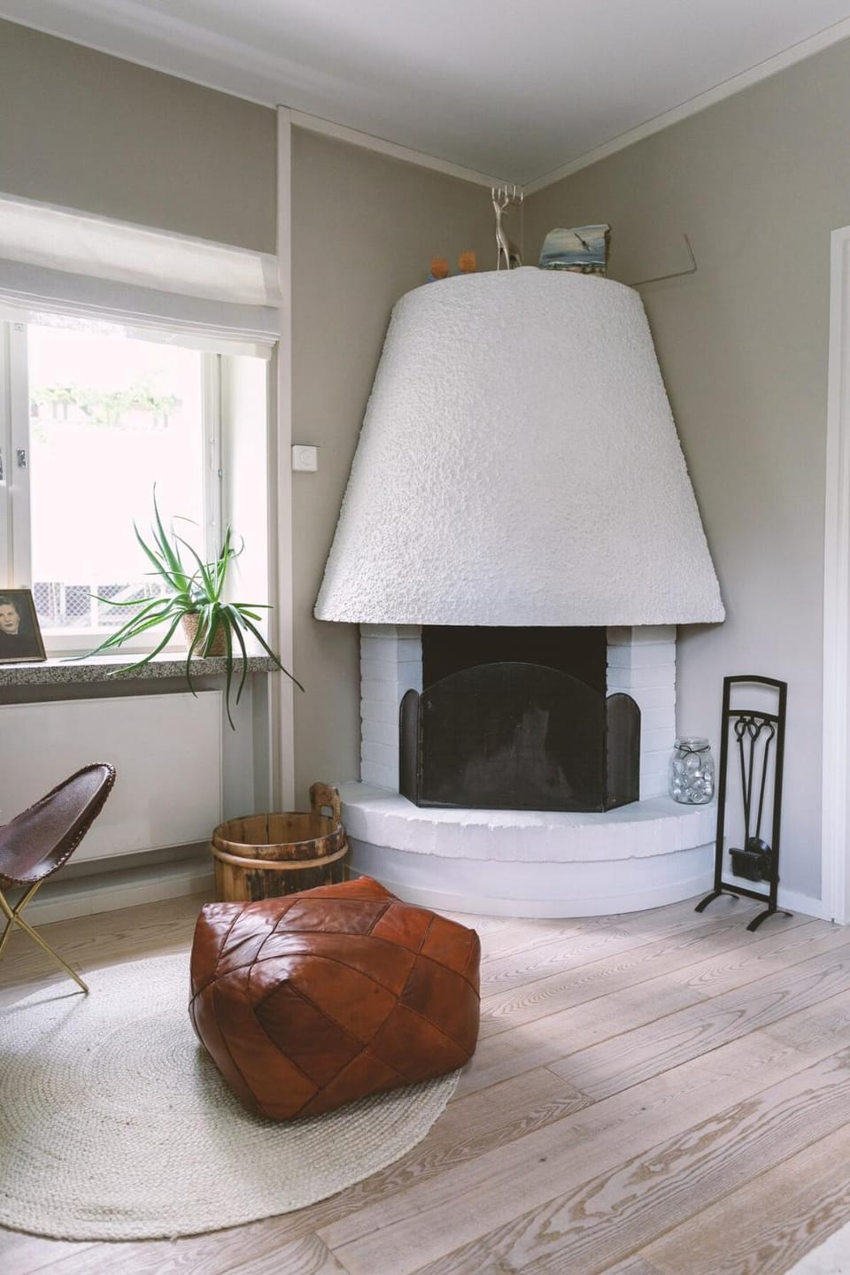 Living room, fireplace