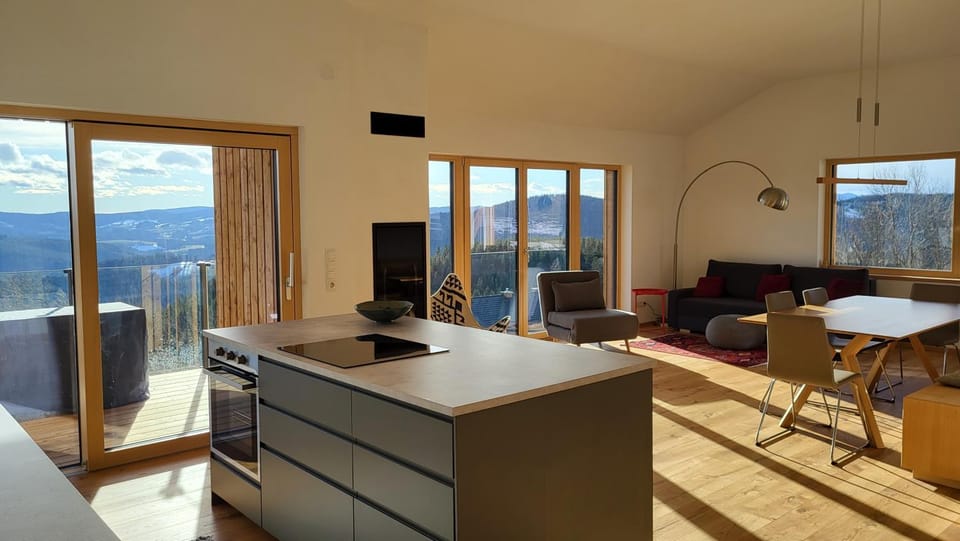 Natural landscape, View (from property/room), Balcony/Terrace, Kitchen or kitchenette, Living room, Seating area, Dining area, Mountain view