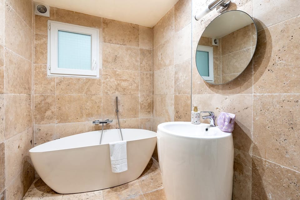 Bathroom, Bath