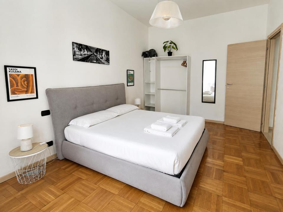 Bed, Photo of the whole room, Bedroom, towels, wardrobe