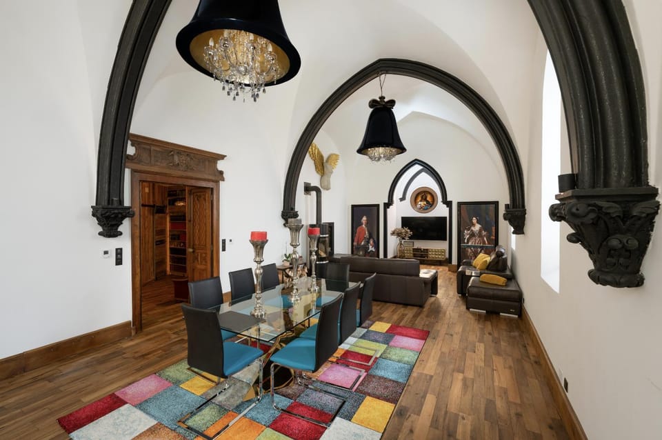 Living room, Seating area